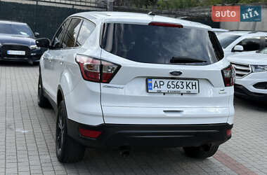 Внедорожник / Кроссовер Ford Escape 2017 в 