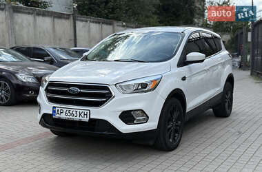 Внедорожник / Кроссовер Ford Escape 2017 в 