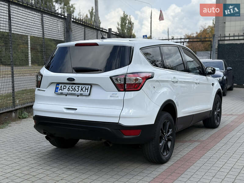 Внедорожник / Кроссовер Ford Escape 2017 в Запорожье