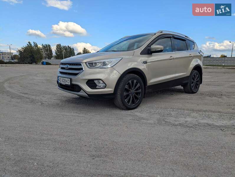 Внедорожник / Кроссовер Ford Escape 2016 в Днепре