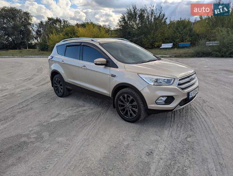 Внедорожник / Кроссовер Ford Escape 2016 в Днепре