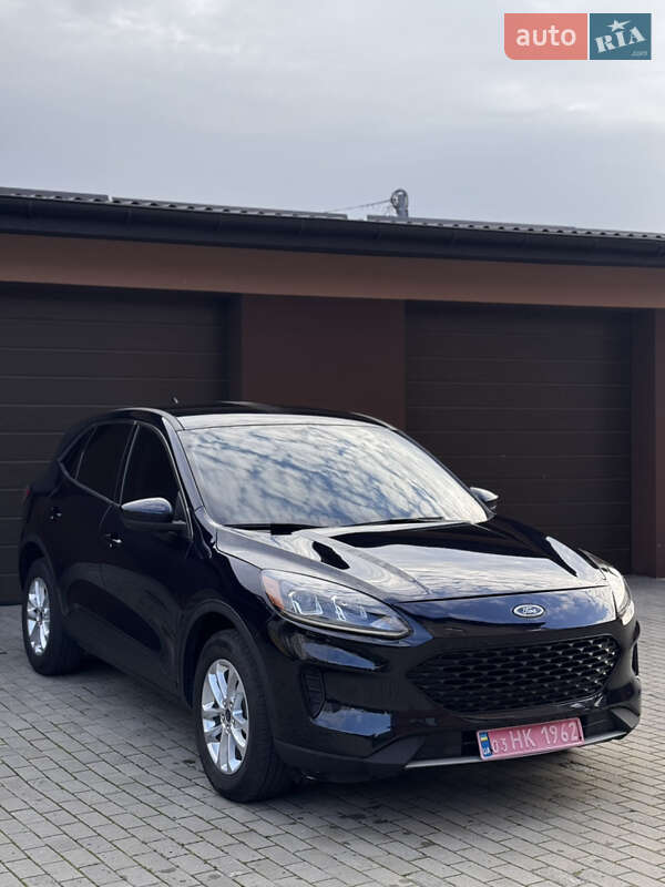 Внедорожник / Кроссовер Ford Escape 2021 в 