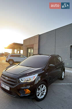 Внедорожник / Кроссовер Ford Escape 2016 в 