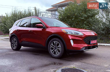 Внедорожник / Кроссовер Ford Escape 2020 в 