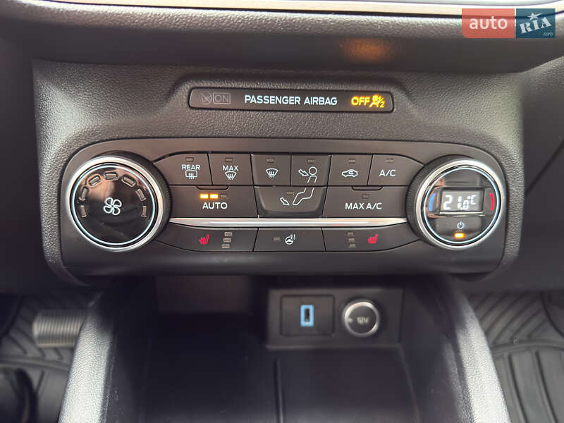 Внедорожник / Кроссовер Ford Escape 2020 в Киеве