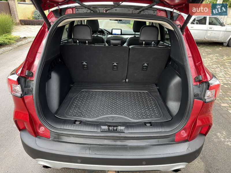 Внедорожник / Кроссовер Ford Escape 2020 в Киеве