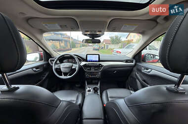 Внедорожник / Кроссовер Ford Escape 2020 в 