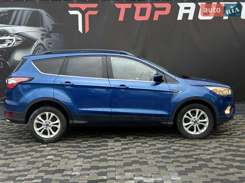 Внедорожник / Кроссовер Ford Escape 2018 в Львове