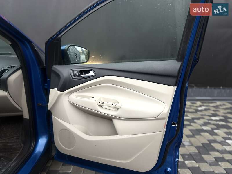Внедорожник / Кроссовер Ford Escape 2018 в Львове