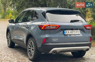 Позашляховик / Кросовер Ford Escape 2023 в 