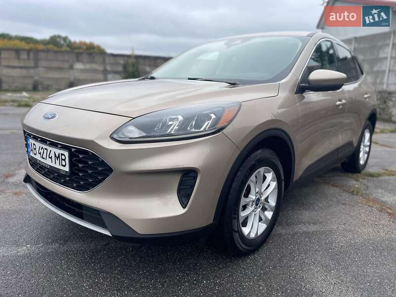 Внедорожник / Кроссовер Ford Escape 2020 в 