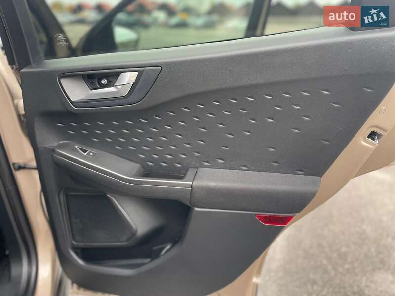 Позашляховик / Кросовер Ford Escape 2020 в Вінниці