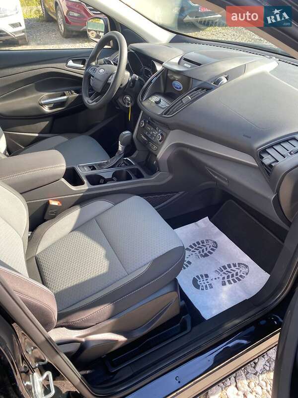 Позашляховик / Кросовер Ford Escape 2017 в Львові