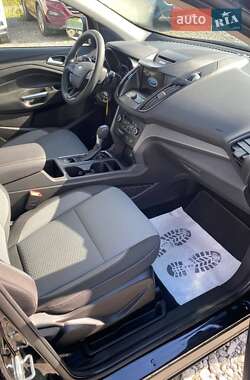 Внедорожник / Кроссовер Ford Escape 2017 в 