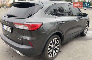 Позашляховик / Кросовер Ford Escape 2020 в 