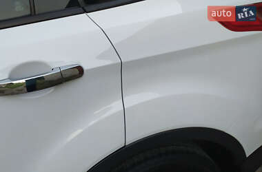 Внедорожник / Кроссовер Ford Escape 2014 в 