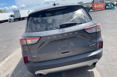 Внедорожник / Кроссовер Ford Escape 2021 в 
