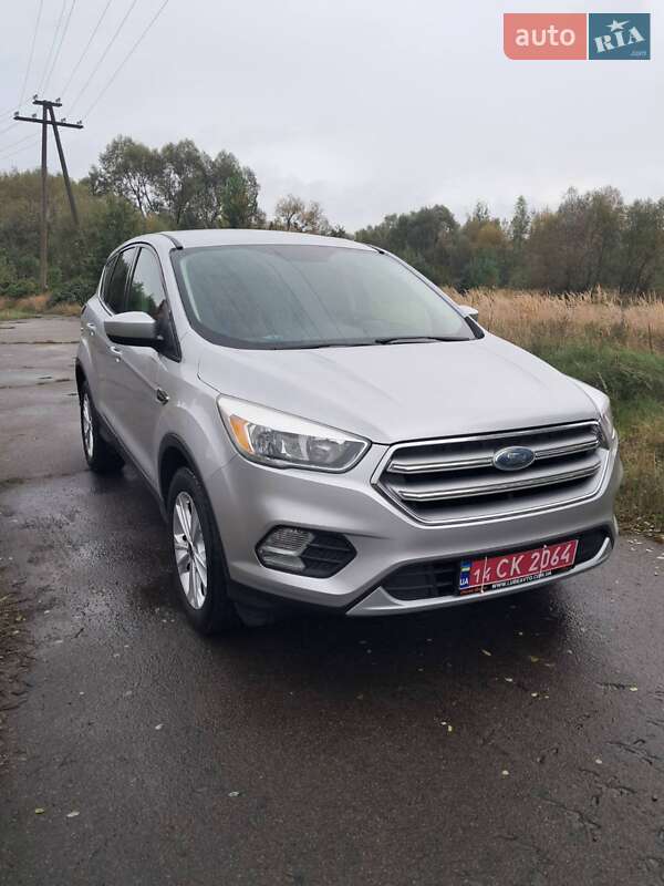 Внедорожник / Кроссовер Ford Escape 2017 в Сосновке
