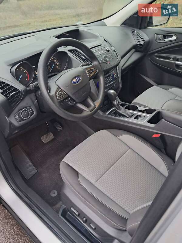 Внедорожник / Кроссовер Ford Escape 2017 в Сосновке