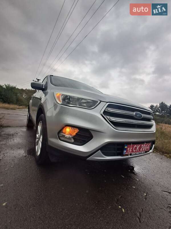 Внедорожник / Кроссовер Ford Escape 2017 в Сосновке