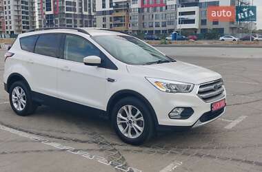 Внедорожник / Кроссовер Ford Escape 2017 в 