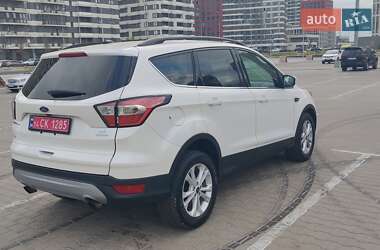 Внедорожник / Кроссовер Ford Escape 2017 в 