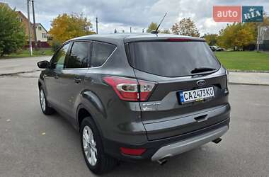Внедорожник / Кроссовер Ford Escape 2016 в 