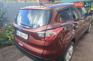 Внедорожник / Кроссовер Ford Escape 2018 в 