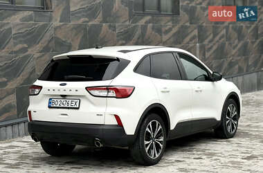 Позашляховик / Кросовер Ford Escape 2022 в 