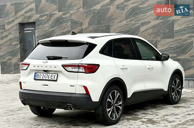Позашляховик / Кросовер Ford Escape 2022 в 