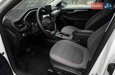 Позашляховик / Кросовер Ford Escape 2022 в 