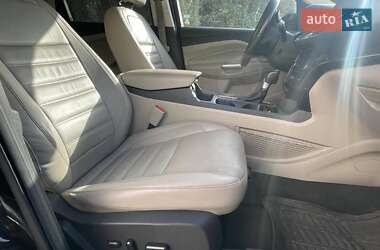 Внедорожник / Кроссовер Ford Escape 2016 в 