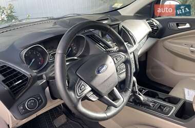 Внедорожник / Кроссовер Ford Escape 2016 в 