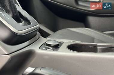 Внедорожник / Кроссовер Ford Escape 2014 в 