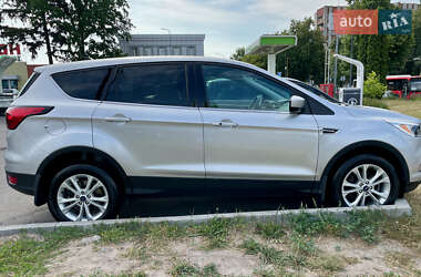 Внедорожник / Кроссовер Ford Escape 2019 в 