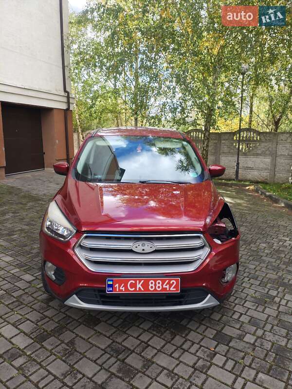 Внедорожник / Кроссовер Ford Escape 2018 в Ивано-Франковске