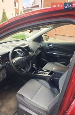 Позашляховик / Кросовер Ford Escape 2018 в 