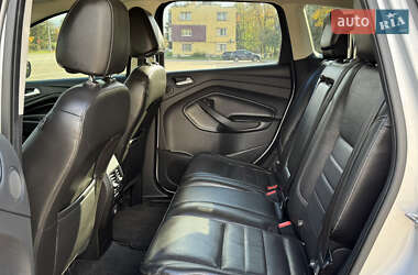Внедорожник / Кроссовер Ford Escape 2012 в 