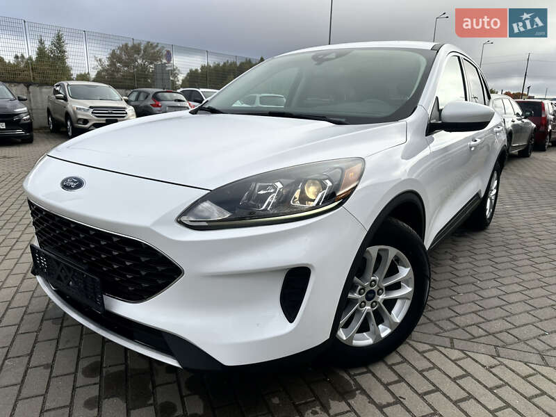 Внедорожник / Кроссовер Ford Escape 2019 в 