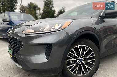 Позашляховик / Кросовер Ford Escape 2022 в 