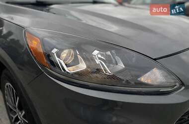 Позашляховик / Кросовер Ford Escape 2022 в 