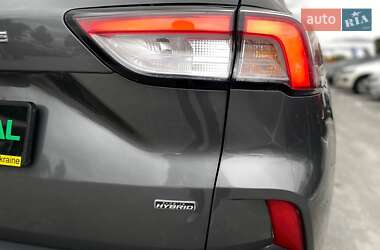 Позашляховик / Кросовер Ford Escape 2022 в 