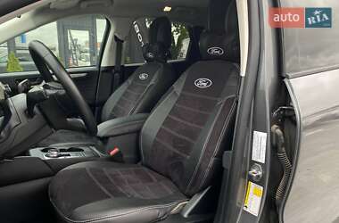 Позашляховик / Кросовер Ford Escape 2022 в 