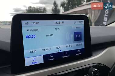 Позашляховик / Кросовер Ford Escape 2022 в 