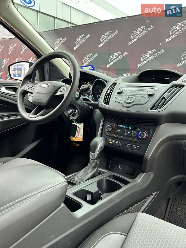 Внедорожник / Кроссовер Ford Escape 2017 в Сумах