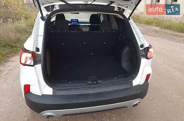 Внедорожник / Кроссовер Ford Escape 2020 в 