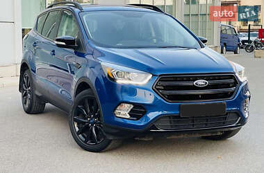 Внедорожник / Кроссовер Ford Escape 2017 в 