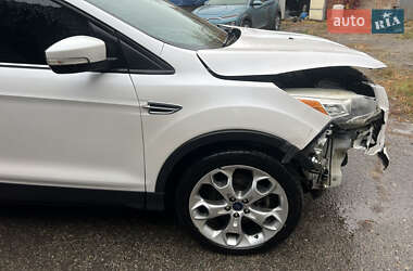 Внедорожник / Кроссовер Ford Escape 2016 в 