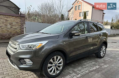 Внедорожник / Кроссовер Ford Escape 2016 в 