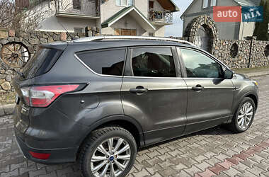 Внедорожник / Кроссовер Ford Escape 2016 в 